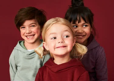 Kinder glücklich machen und dabei mit einem Jako-o-Gutschein sparen Geschenke für Kinder mit einem Gutschein von Jako-o günstiger