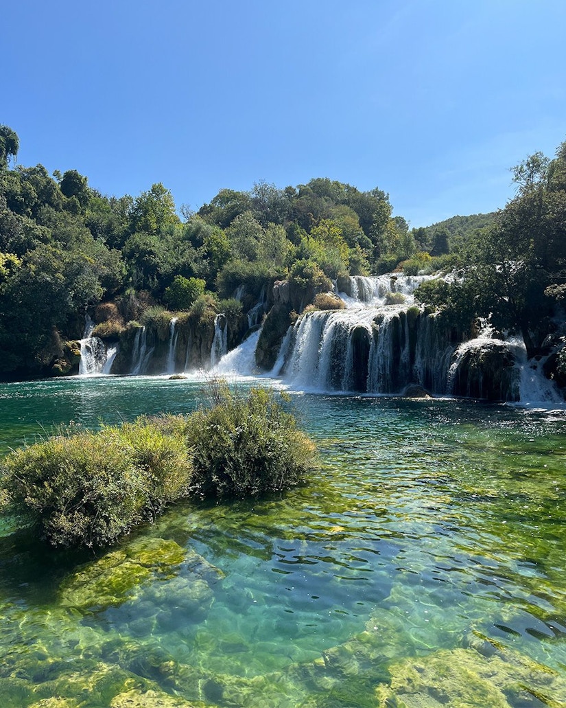 Ein Wasserfall in Kroatien.